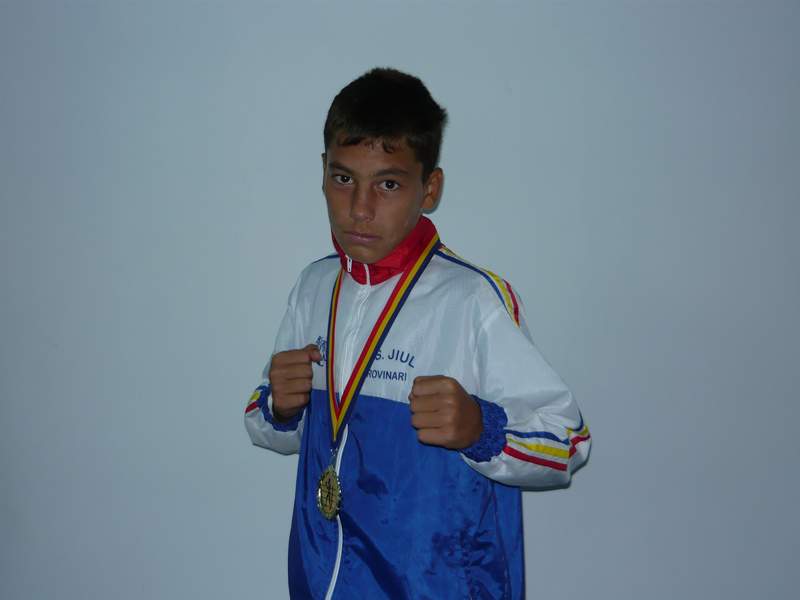 MIHU CONSTANTIN 14 ani 1 medalie aur