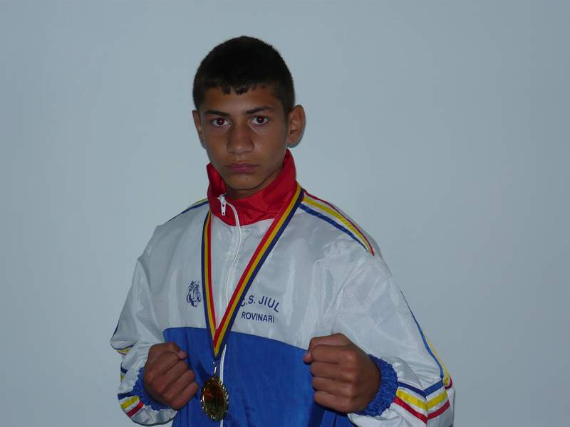 CIOBANU LIVIU 14 ani 2 medalii aur, 2 medalii bronz